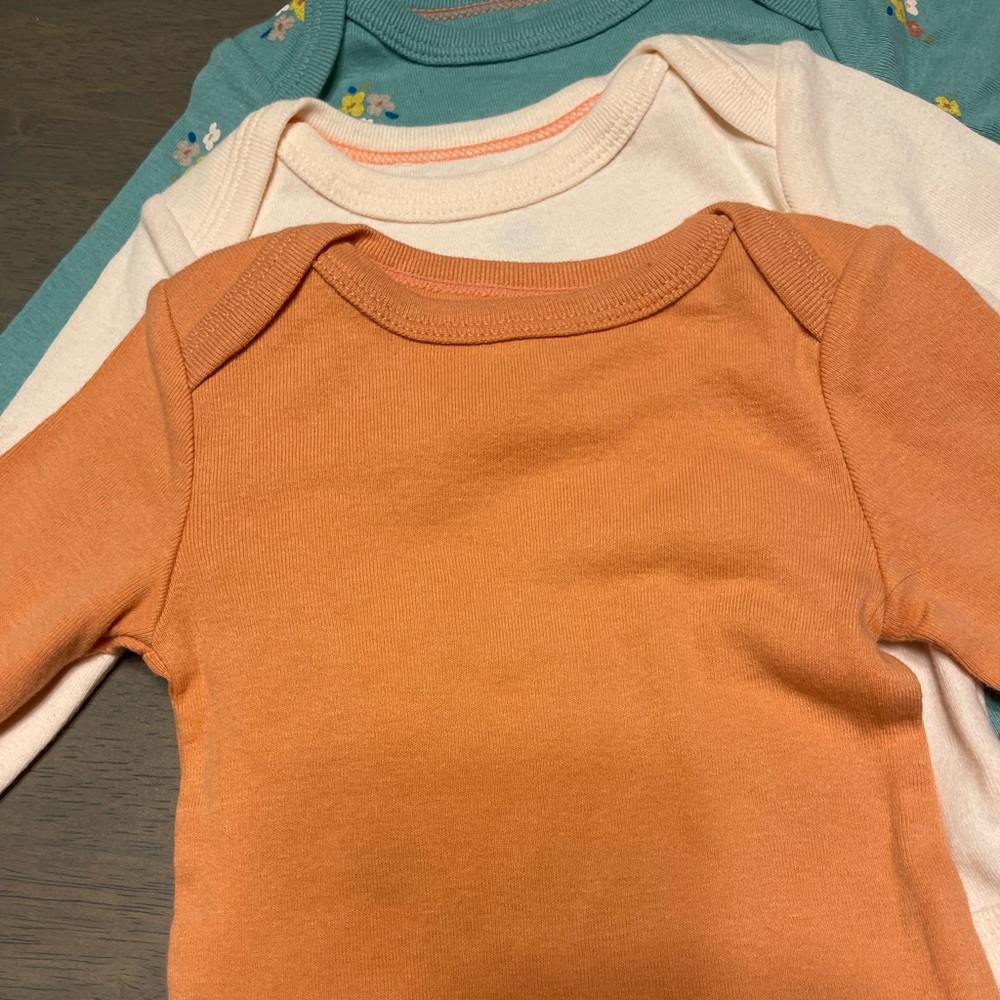 NEW! • Cloud Island • 4 Long Sleeve Bodysuits/onesies | 0-3 months - Picture 4 of 8